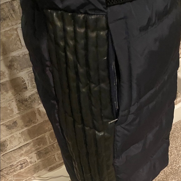 Orobo’s Long Women's Black Puffer Coat with Belted Waist. Size M. Navy/Black. - Picture 6 of 16